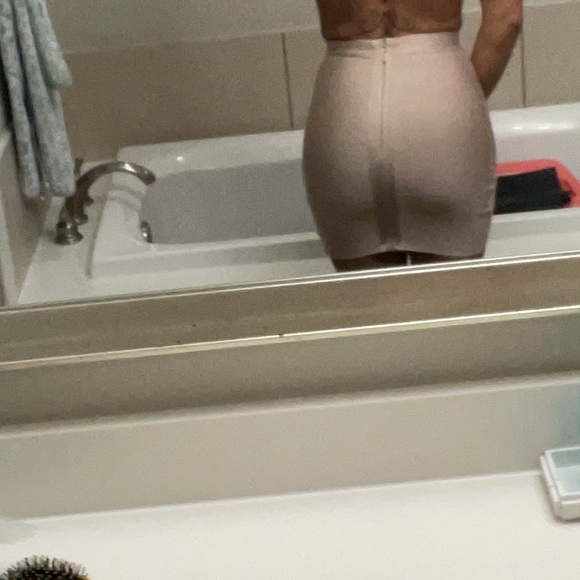 Hot Miami Styles Body-con Pale Pink Criss Cross Mini Skirt - Picture 6 of 15